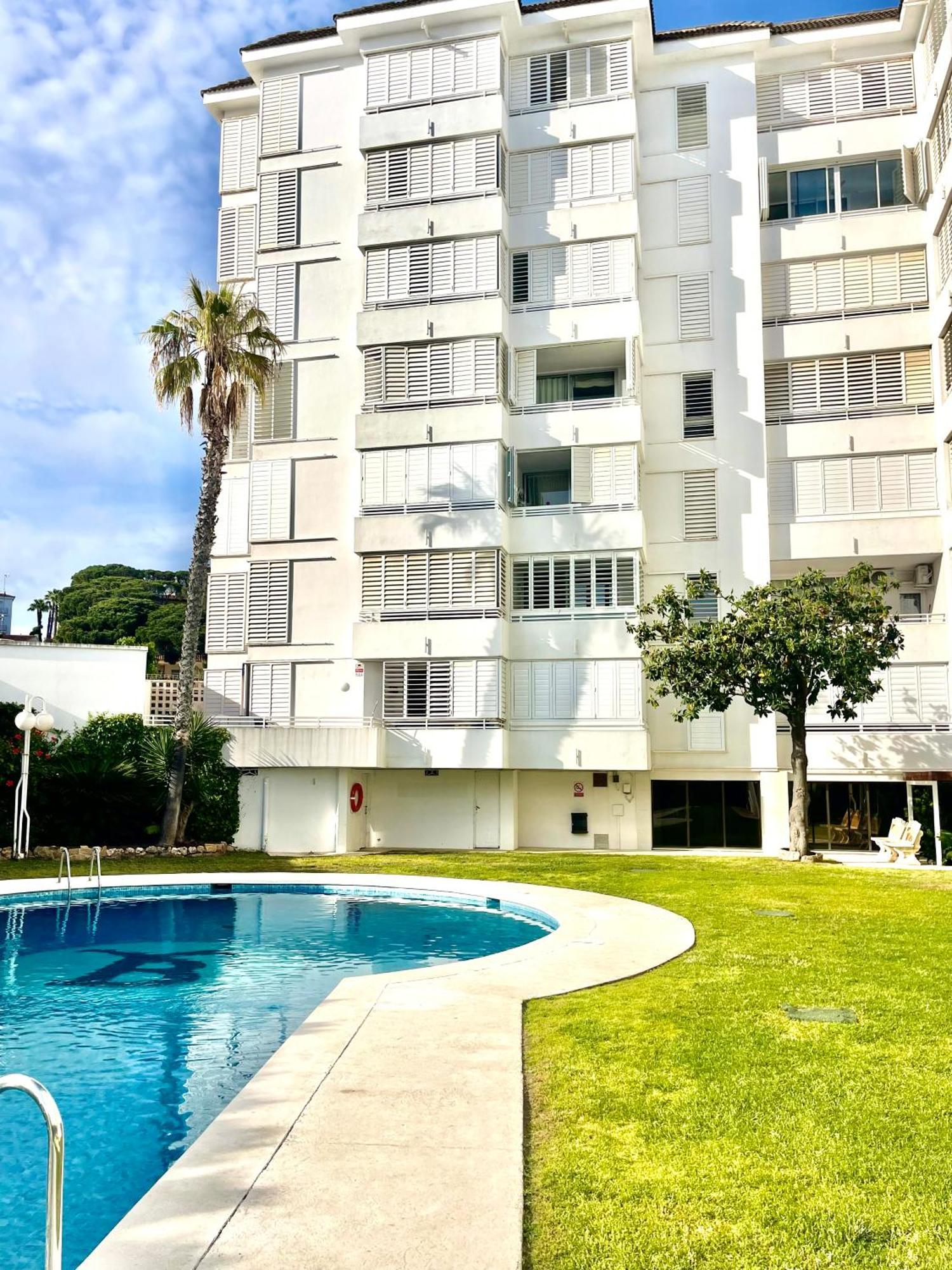 Seahomes Vacations, La Mer Bleue, Beach&Pool, Pk, Full Equipped In Fenals Beach Lloret de Mar Exteriör bild
