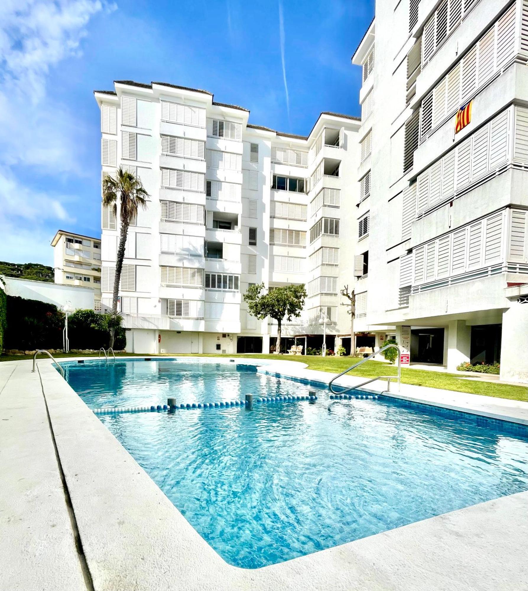 Seahomes Vacations, La Mer Bleue, Beach&Pool, Pk, Full Equipped In Fenals Beach Lloret de Mar Exteriör bild
